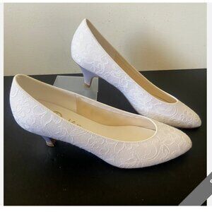 Vintage Dyeable Lace Kitten Heels